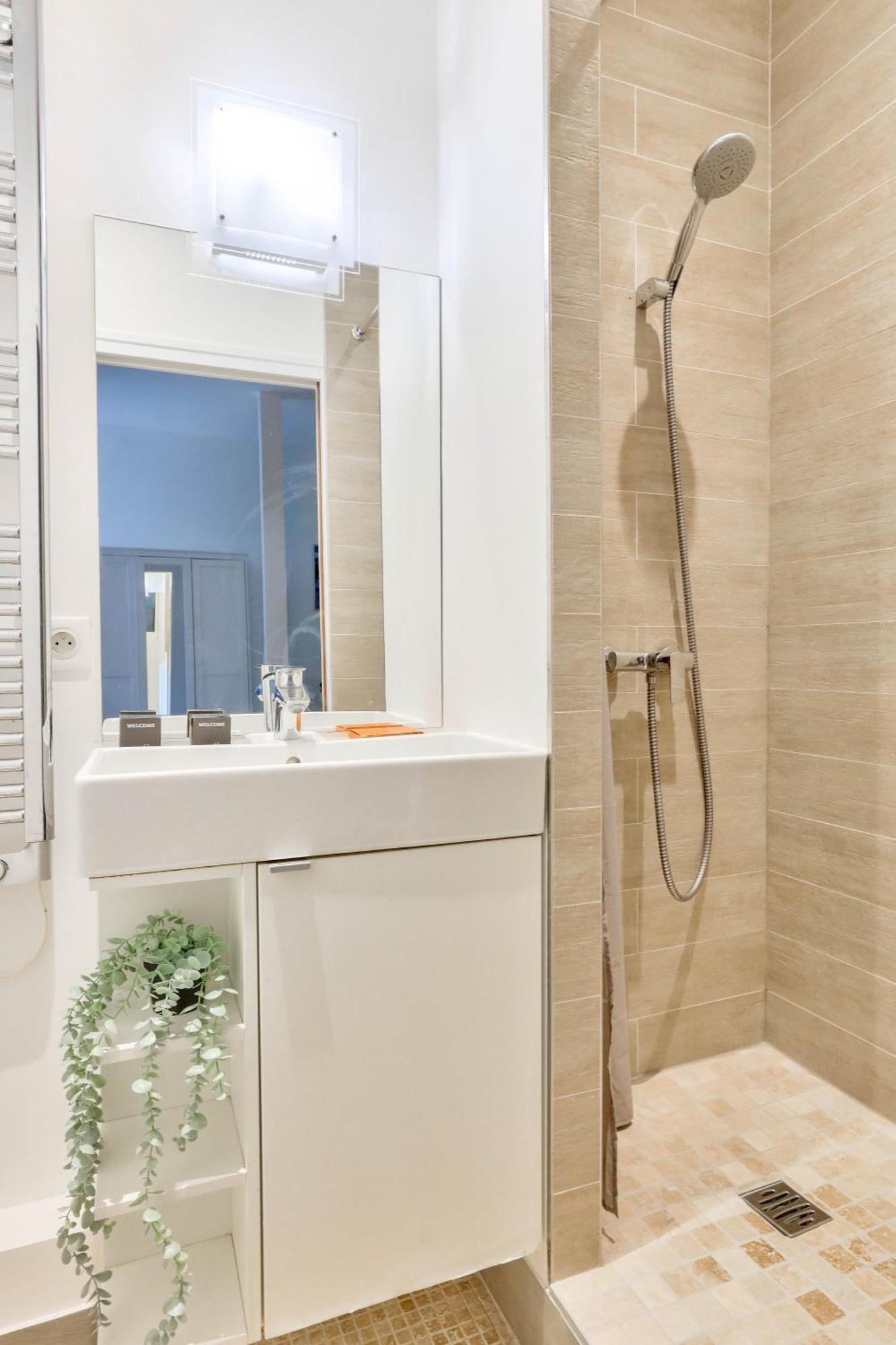 New & Design Studios In The Heart Of Le Marais Париж Екстериор снимка