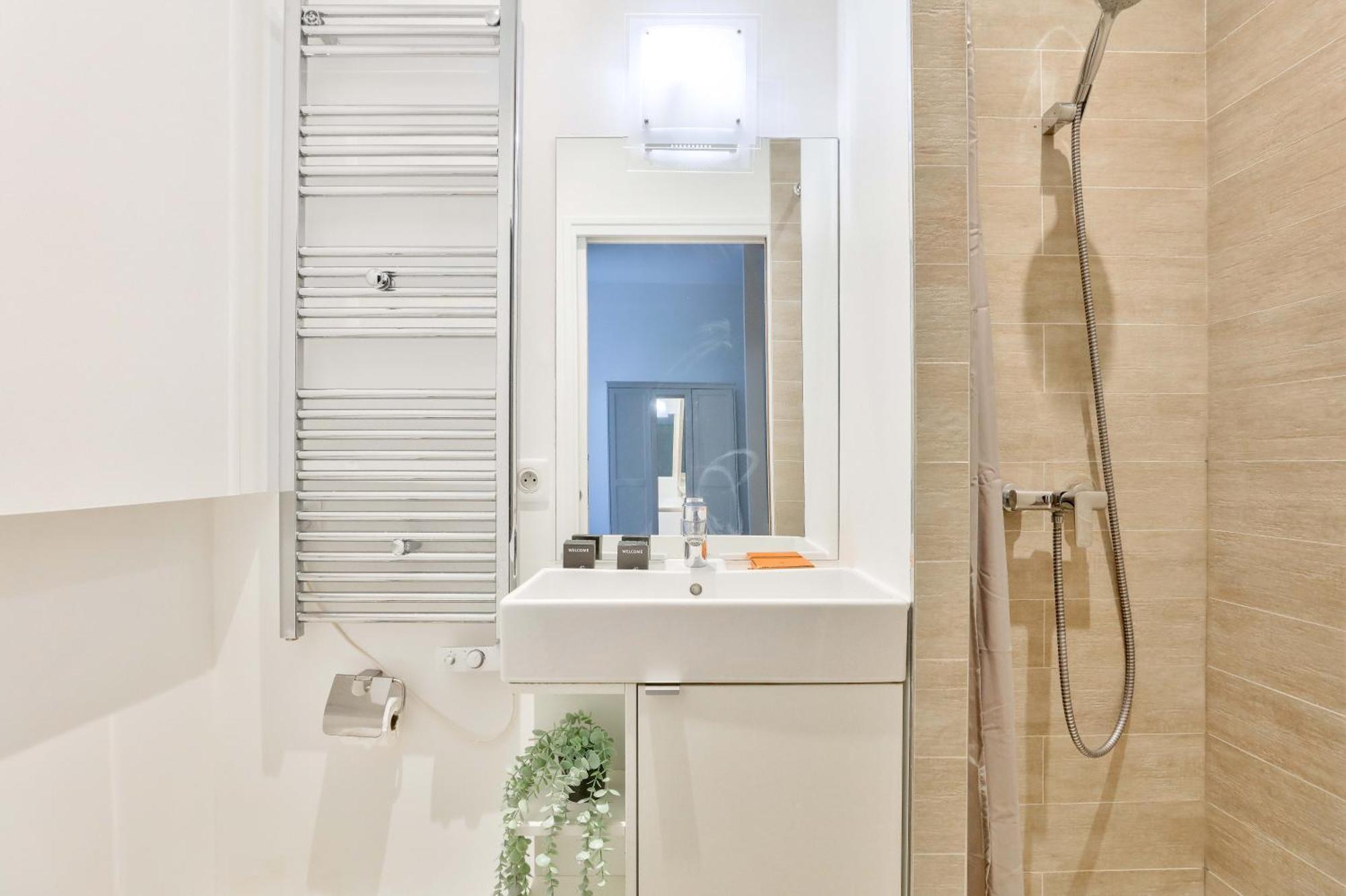 New & Design Studios In The Heart Of Le Marais Париж Екстериор снимка