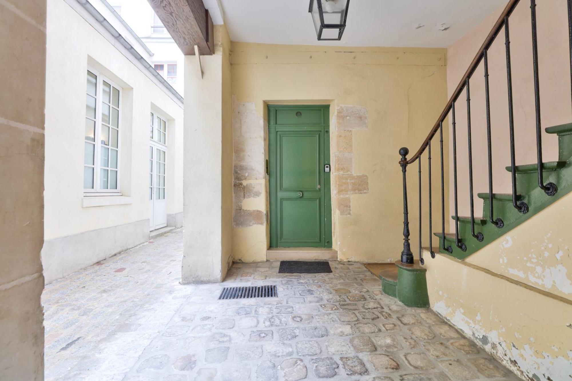 New & Design Studios In The Heart Of Le Marais Париж Екстериор снимка